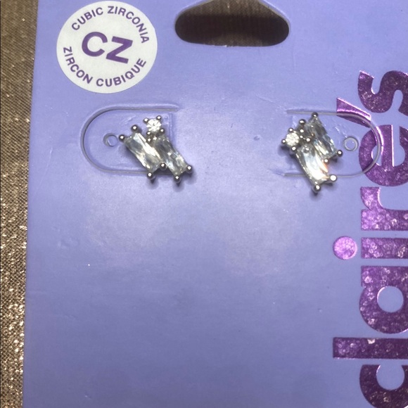 Claire's Silver Cubic Zirconia Stud Earrings - Picture 1 of 3